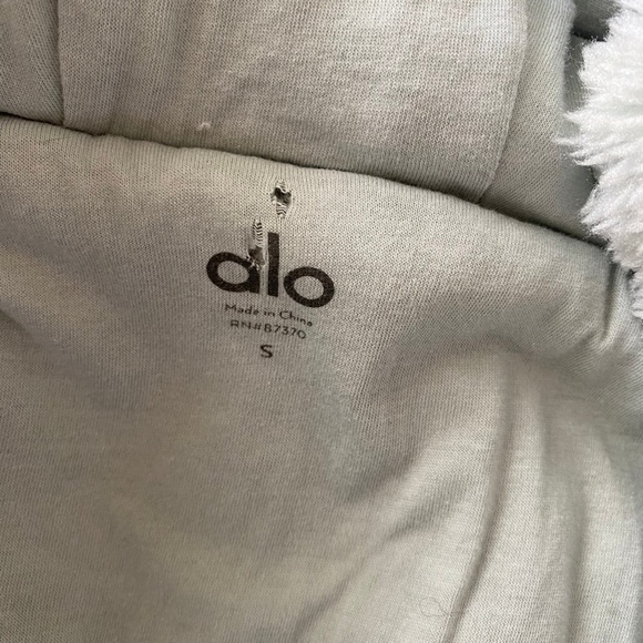 Alo Yoga Streetside Foxy Sherpa Jacket - Picture 5 of 8